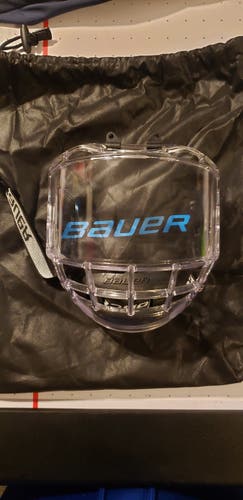 Used Bauer Concept 3 Full Shield (Sr. Size)