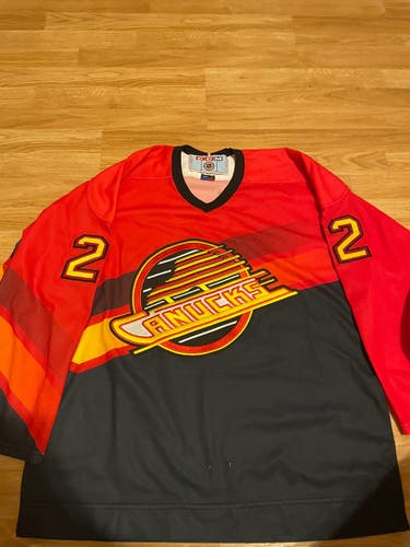 Vintage Naslund Vancouver Canucks CCM red gradient hockey jersey Alternate L