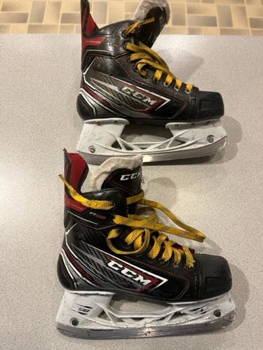 Hockey Skates Junior Used CCM JetSpeed FT460 Regular Width Size 3