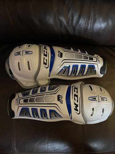 CCM hockey Fit09 right & left 36cm/14 knee pads