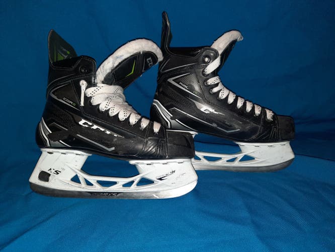 Hockey Skates Junior Used CCM RibCor 76k Regular Width Size 5