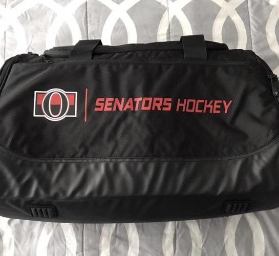 **FINAL BAG*** Ottawa Senators team issued NHL coaches / duffle bag