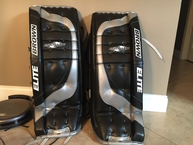 John Brown 2200 Goalie Pads  32+2 Pro Stock