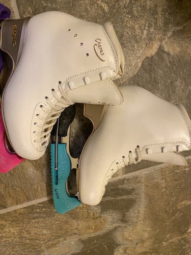 Youth EDEA Figure Skates