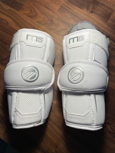 New Medium Maverik Arm Pads