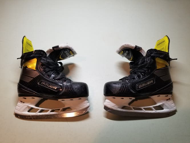 Used Bauer Supreme 3s Pro Hockey Skates Youth Size 12 D Good Condition