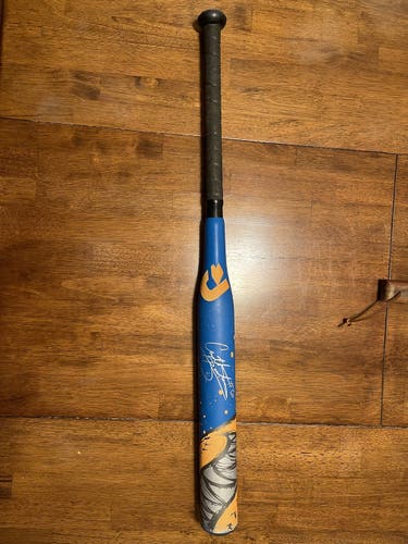 2017 Demarini Bustos 31/18 Softball Bat