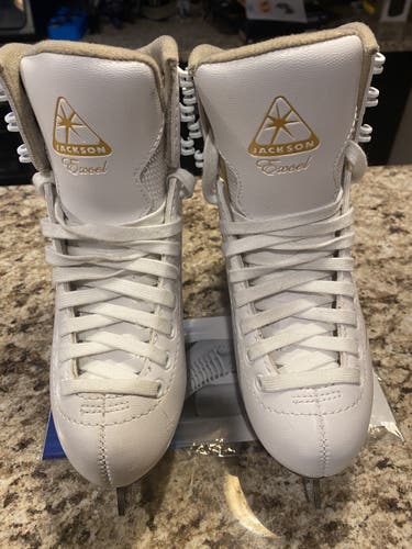 Jackson Excel Figure Skates - Size 13.5 Youth LIKE NEW