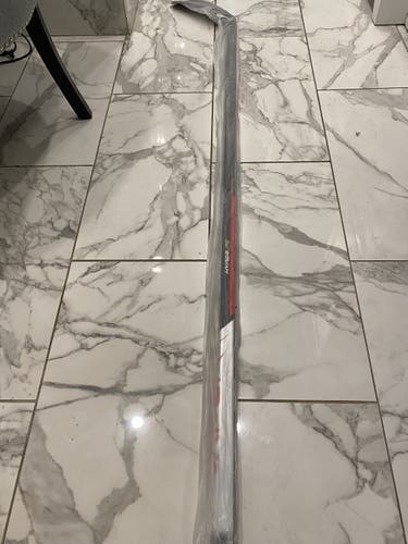P92 70 Flex Senior Right Handed  Vapor Hyperlite Hockey Stick