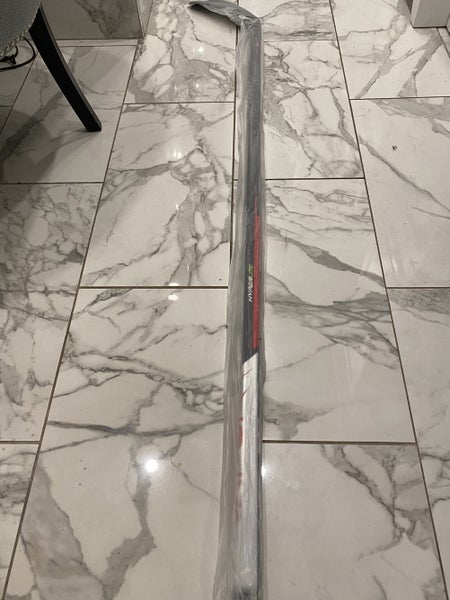 P92 70 Flex Senior Right Handed Vapor Hyperlite Hockey Stick