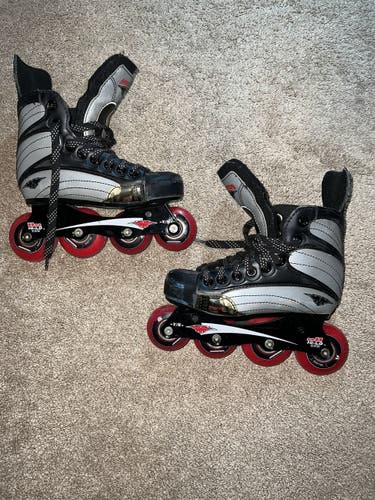 Inline roller skates