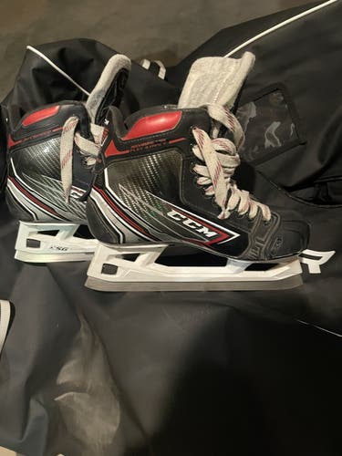Junior CCM Regular Width  Size 6 JetSpeed FT460 Hockey Skates
