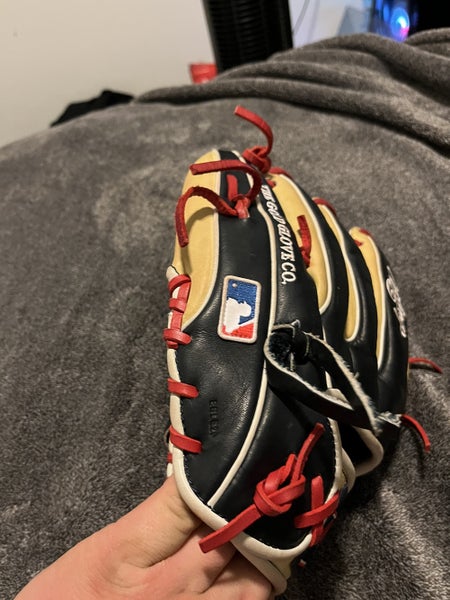 Infield 11.5" Heart of the Hide Baseball Glove