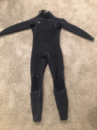 Practically Brand New O’Neil 4/3mm Wetsuit
