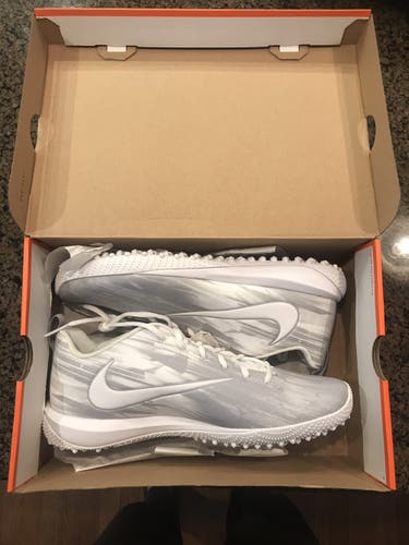 Nike Vapor Varsity Low Turf Shoe