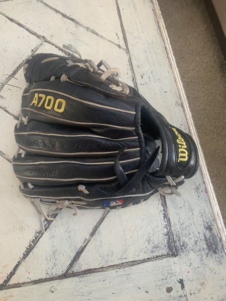 Baseball Glove Used Right Hand Throw Wilson Outfield A700 12.25"