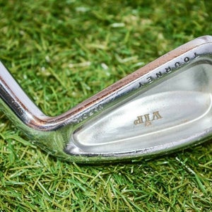 MacGregor 	VIP Tourney 	6 Iron 	Right Handed 	39"	Graphite	Stiff	New Grip