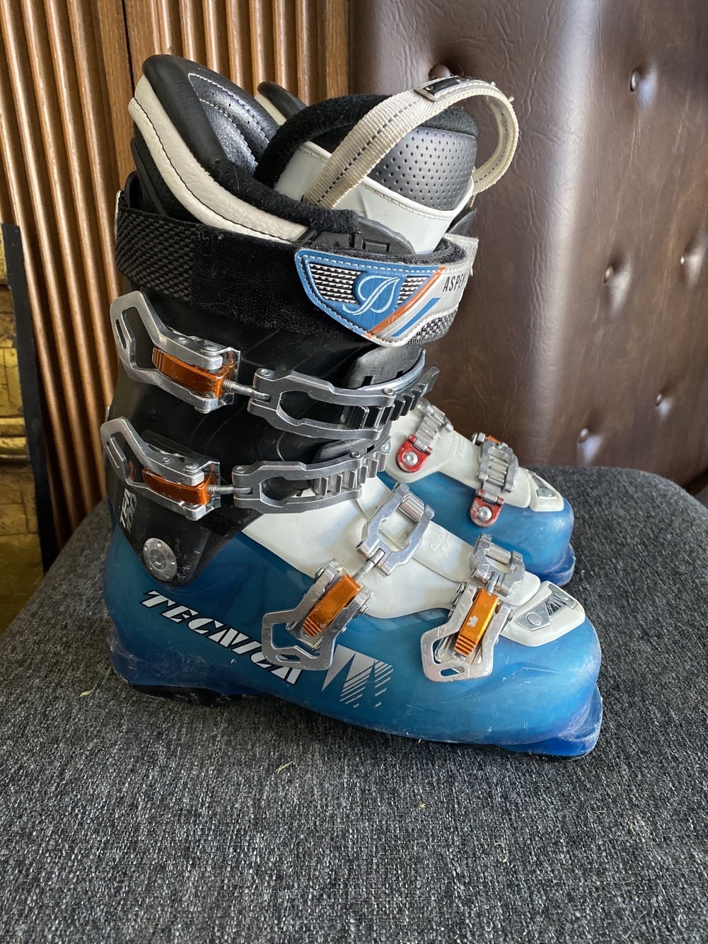 size 25 ski boots