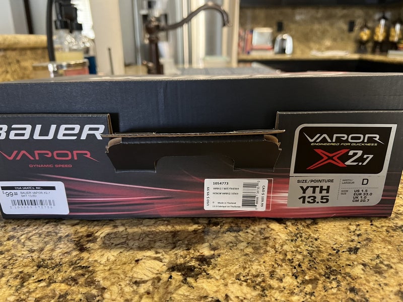 Youth Bauer Regular Width Size 13.5 Vapor X2.7 Hockey Skates