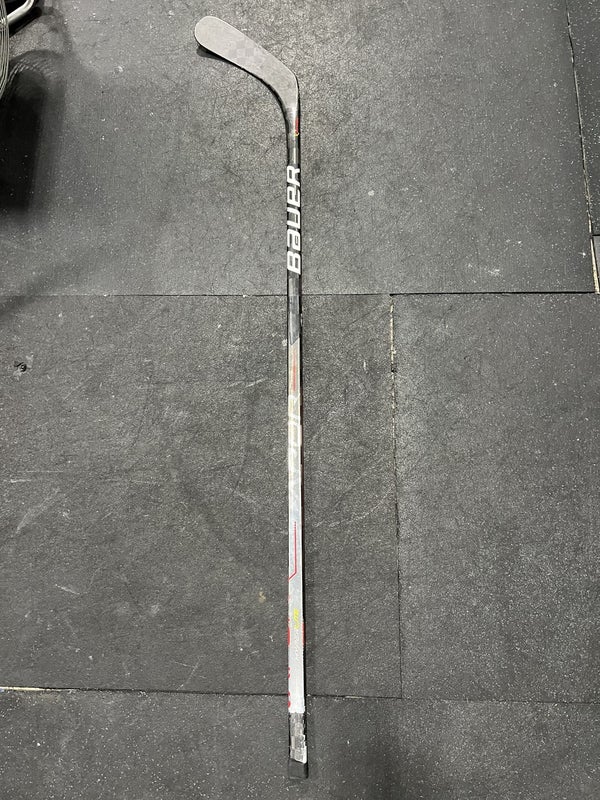 Intermediate New Left Hand Easton SE6 Hockey Stick Mid Pattern |  SidelineSwap