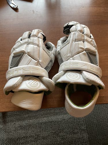 Maverik Large M5’s