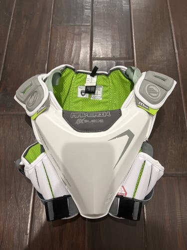 Shoulder Pads New Medium Maverik MAX EKG