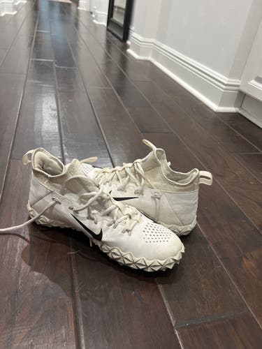 White Men's Adult Used Size Men's 10.5 (W 11.5) Turf Cleats Nike Low Cut Alpha Huarache 6 Elite Turf