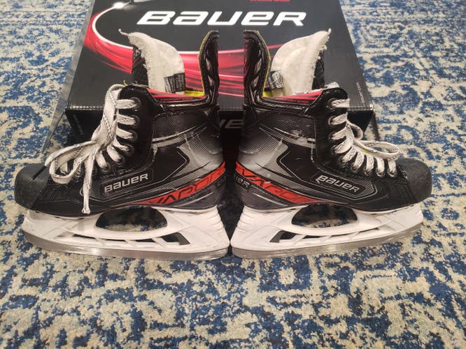 Hockey Skates Junior Used Bauer Vapor X2.9 Regular Width Size 2
