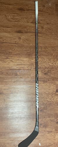 Used Right Handed Mid Pattern Vapor Hyperlite Hockey Stick