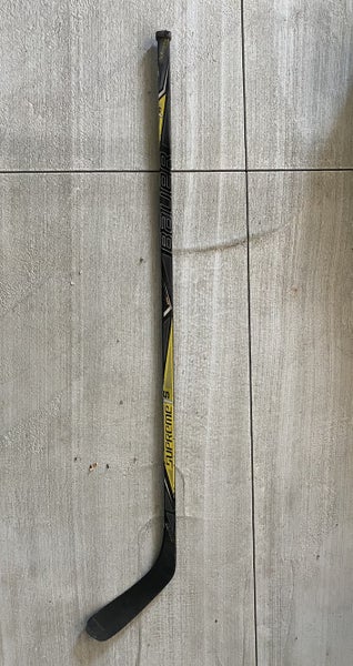 New Intermediate Easton Right Handed V9E Hockey Stick Mid Pattern |  SidelineSwap