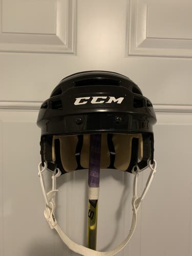 Used Medium CCM Vector V08 Helmet