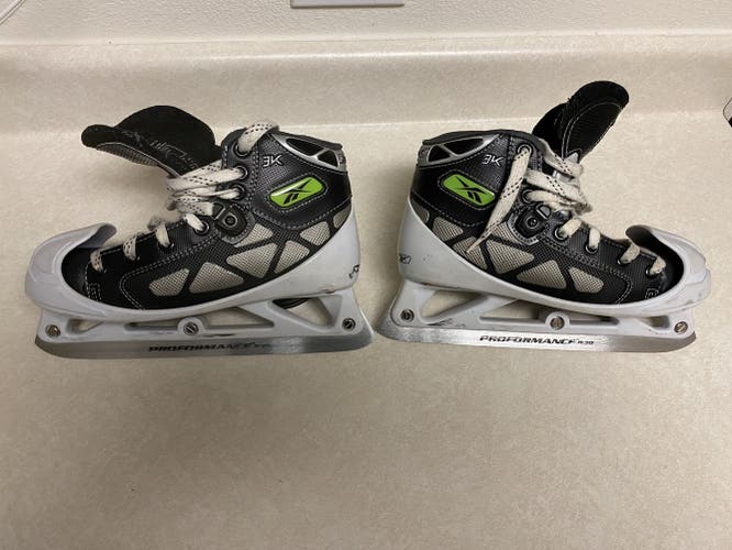 Hockey Goalie Skates Junior Used Reebok 3K Regular Width Size 3