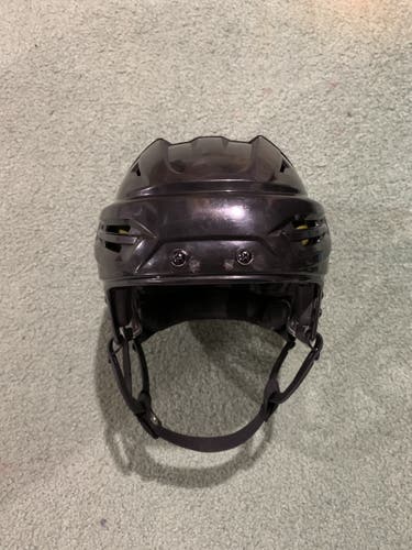 Used Medium Bauer Re-Akt 95 Helmet