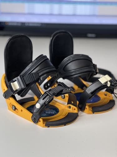 Men's Medium Burton Freestyle Freestyle Snowboard Bindings