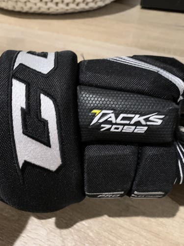 Black CCM 14"  Tacks 7092 Gloves Used