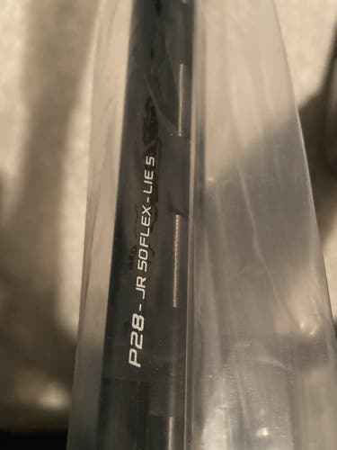 Junior Right Handed Mid Pattern Pro Stock Nexus 2N Pro Hockey Stick