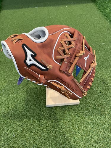 New Mizuno Pro Select 11.5" Fastpitch Softball Glove