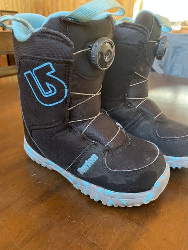 Snowboard Boots Unisex Used Size 2 Burton Grom Boa