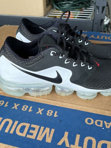 Black Men's Size 11 (Women's 12) Nike Shoes