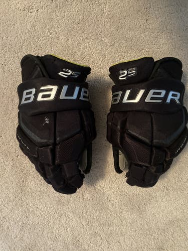 Gloves Used Bauer Supreme 2S 11"