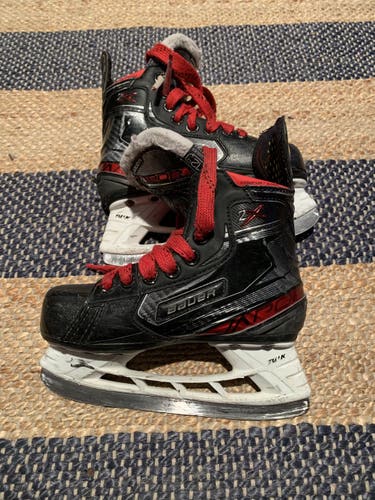 Hockey Skates Youth Bauer Vapor 2X  Size 12D