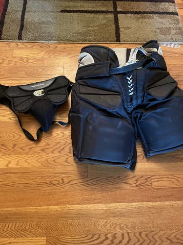 Reebok 11 K Sr Med Goalie Pants and Vaughn V4 Sr Med Goalie Cup