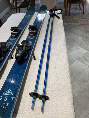 Skis Salomon 169CM - All Mountain QST 92 With Bindings and Salomon Ski Poles