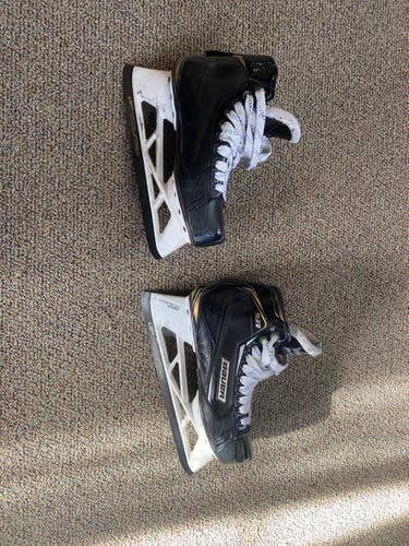 Used Bauer Regular Width  Size 8.5 Supreme S29 Hockey Goalie Skates
