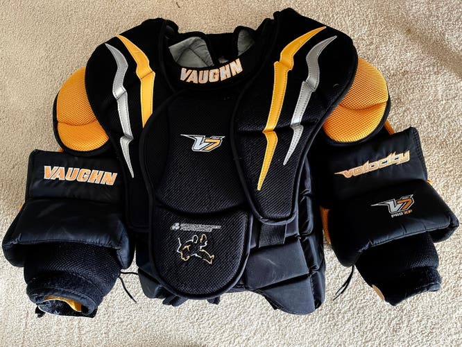 Goalie Chest Protector Used Small Vaughn Velocity V7 XF Pro Carbon Pro Stock