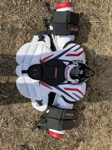 Medium Vaughn  Vision 9200 Goalie Chest Protector