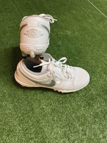 Jordan 1 White Cleats (Discontinued)