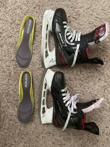 Junior Bauer Extra Wide Width Size 5.5 Vapor 2X Hockey Skates