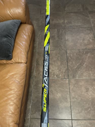 Senior Right Handed Mid Pattern  Super Tacks AS4 Hockey Stick