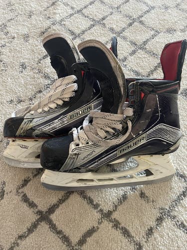 Senior Bauer Regular Width Pro Stock Size 10.5 Vapor 1X Hockey Skates
